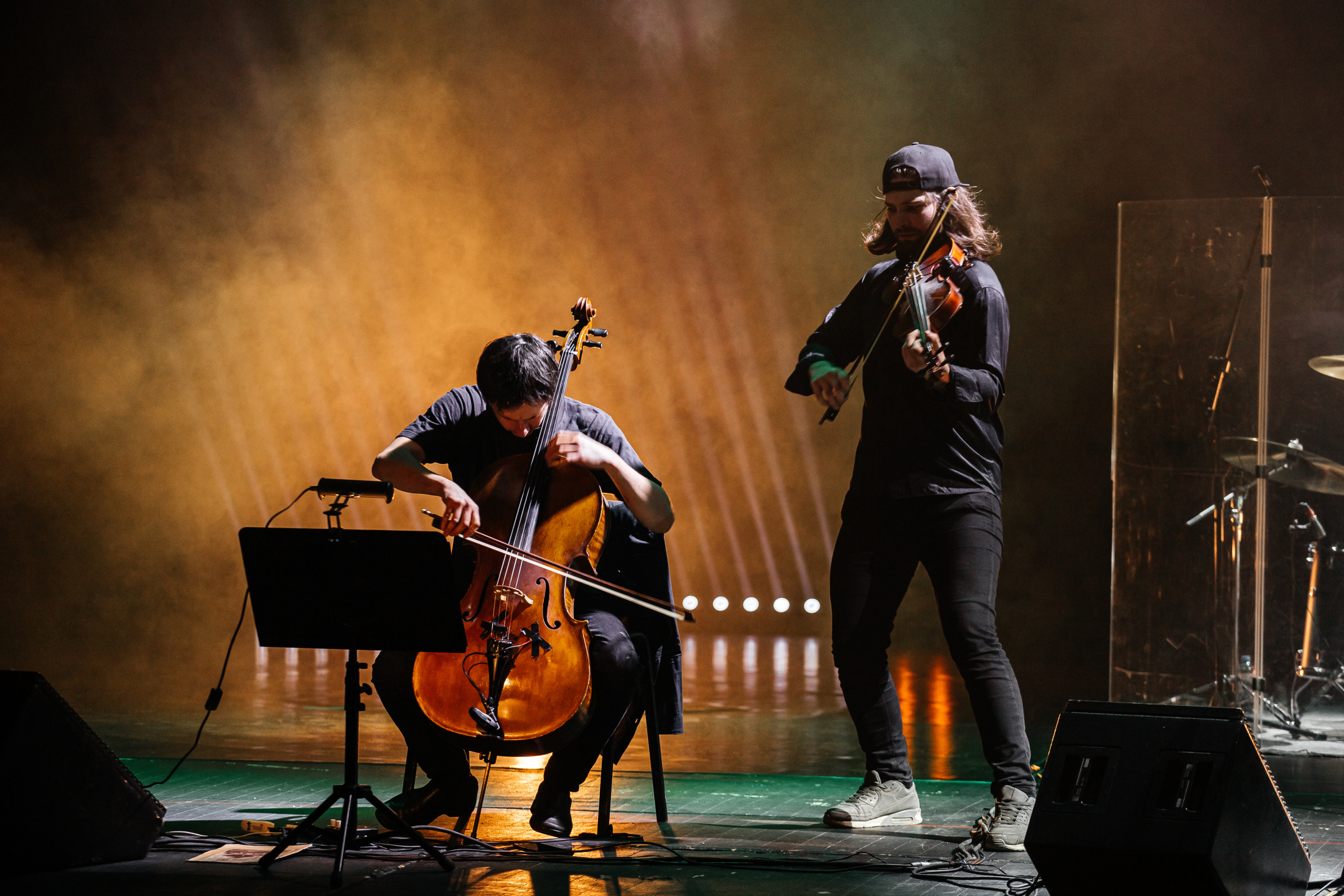 ГАСТРОЛИ. ATOMIC CELLOS: МИРОВЫЕ РОК-ХИТЫ НА ВИОЛОНЧЕЛЯХ — Пермский  академический Театр-Театр